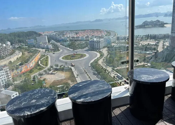 Căn hộ Luxury With Sea View In Hạ Long