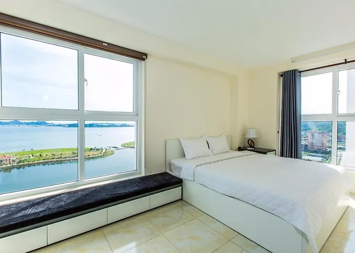 Căn hộ Luxury With Sea View In *