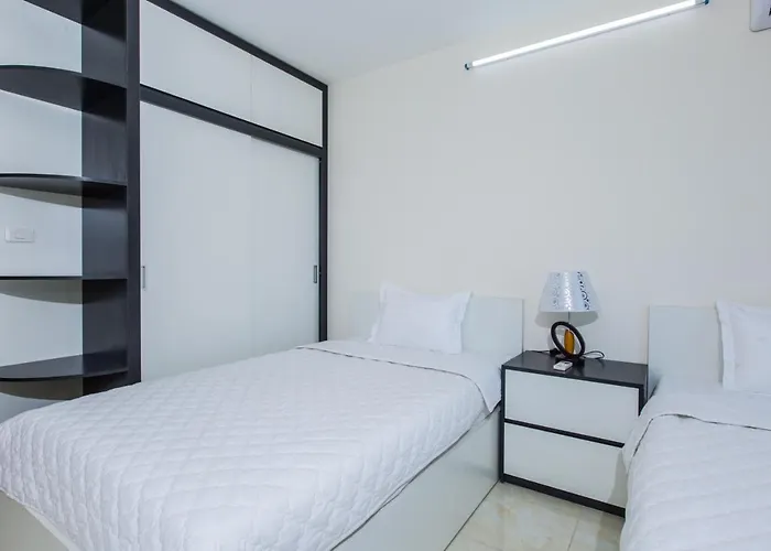 Căn hộ Luxury With Sea View In Hạ Long